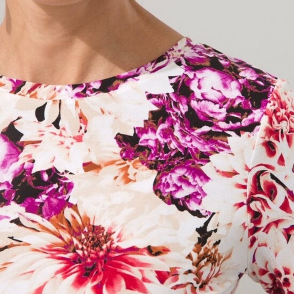 Chico's Touch Of Cool Jersey Knit Wild Floral Layering T-Shirt Size 2 Large - Picture 3 of 8